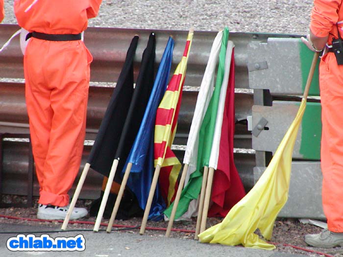 Bunte Fahnen fr das Rennen
