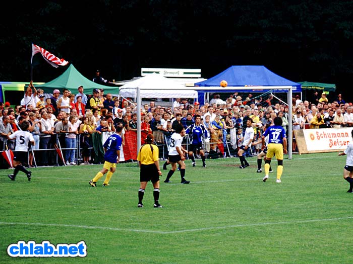 Benefiz-Fuballspiel auf dem Pfaffenberg
